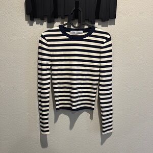 Zara Women's Blue and off White Striped Top